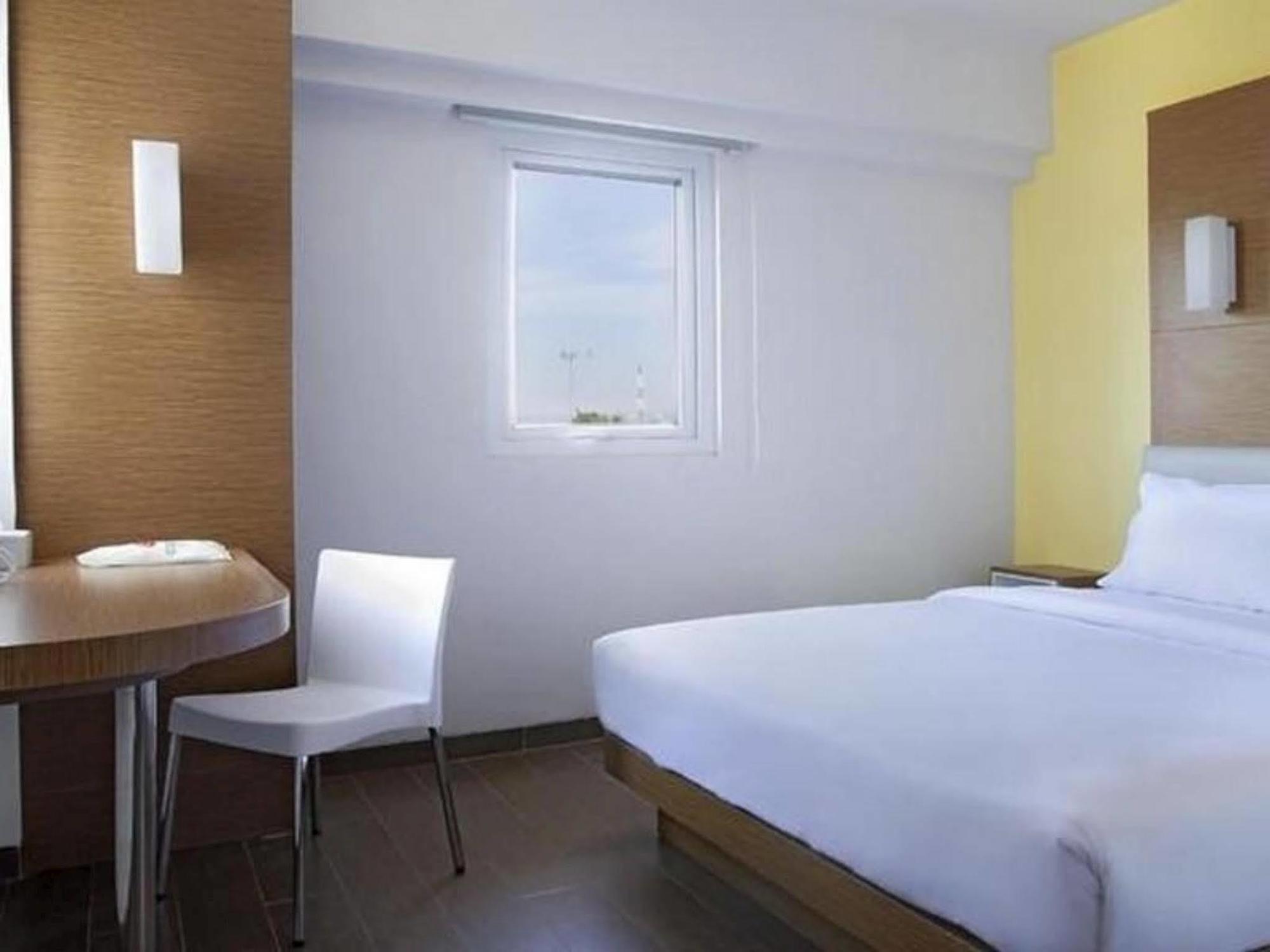 Amaris Hotel Cirebon Zewnętrze zdjęcie